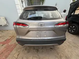 New Toyota Corolla Cross 2025 Gold