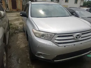 Toyota Highlander Hybrid 2012 Silver