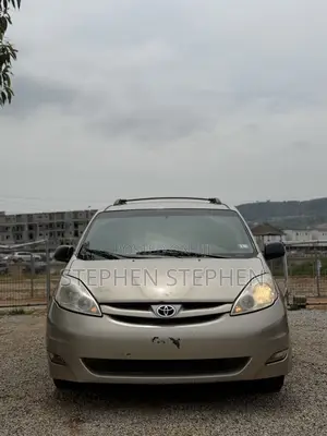 Toyota Sienna 2005 Gold
