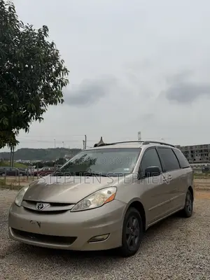 Toyota Sienna 2005 Gold