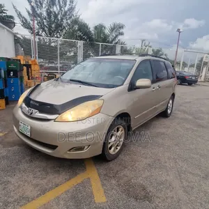 Toyota Sienna 2007 Gold