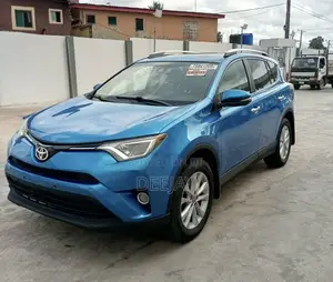 Toyota RAV4 2016 Blue