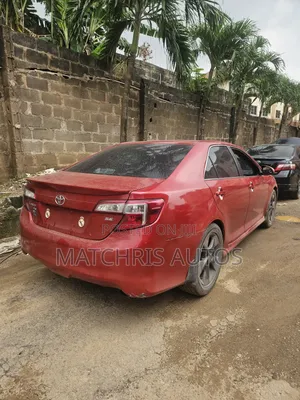 Toyota Camry SE 4dr Sedan (2.5L 4cyl 6A) 2013 Red
