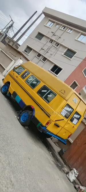Volkswagen LT 2002 Yellow