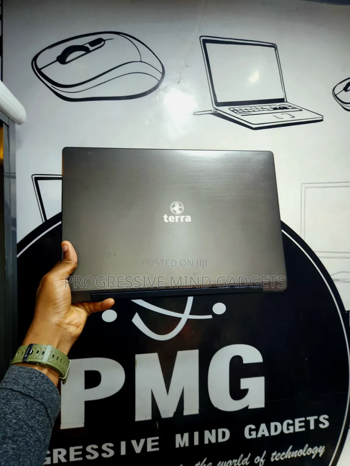 Laptop 4GB Intel HDD 250GB