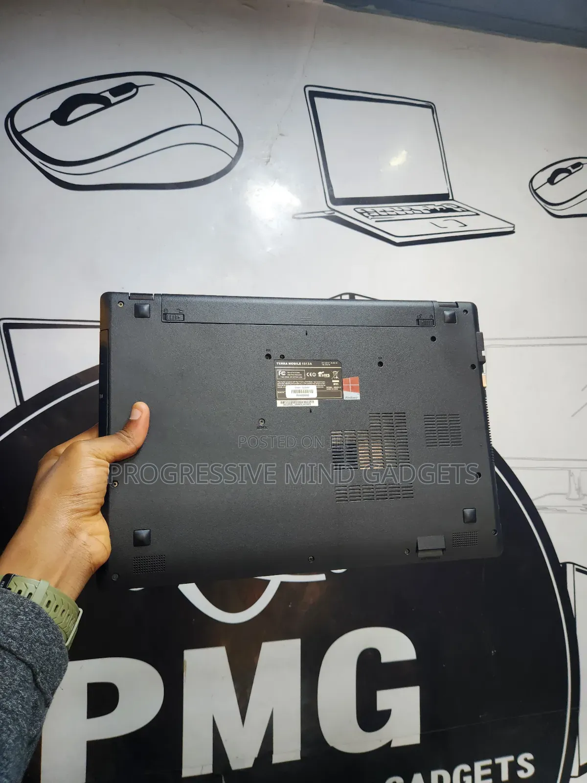 Laptop 4GB Intel HDD 250GB