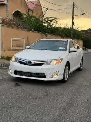 Toyota Camry XLE V6 4dr Sedan (3.5L 6cyl 6A) 2012 White