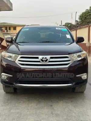 Toyota Highlander 3.5L 2WD 2013 Maroon