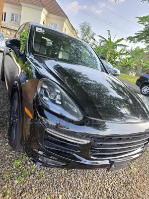 Porsche Cayenne GTS AWD 2016 Black