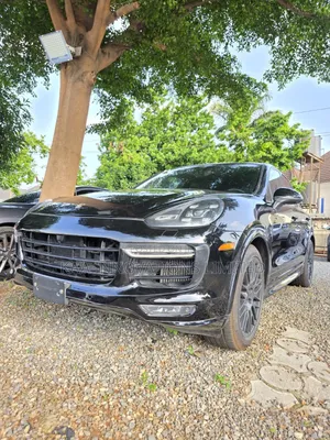 Porsche Cayenne GTS AWD 2016 Black