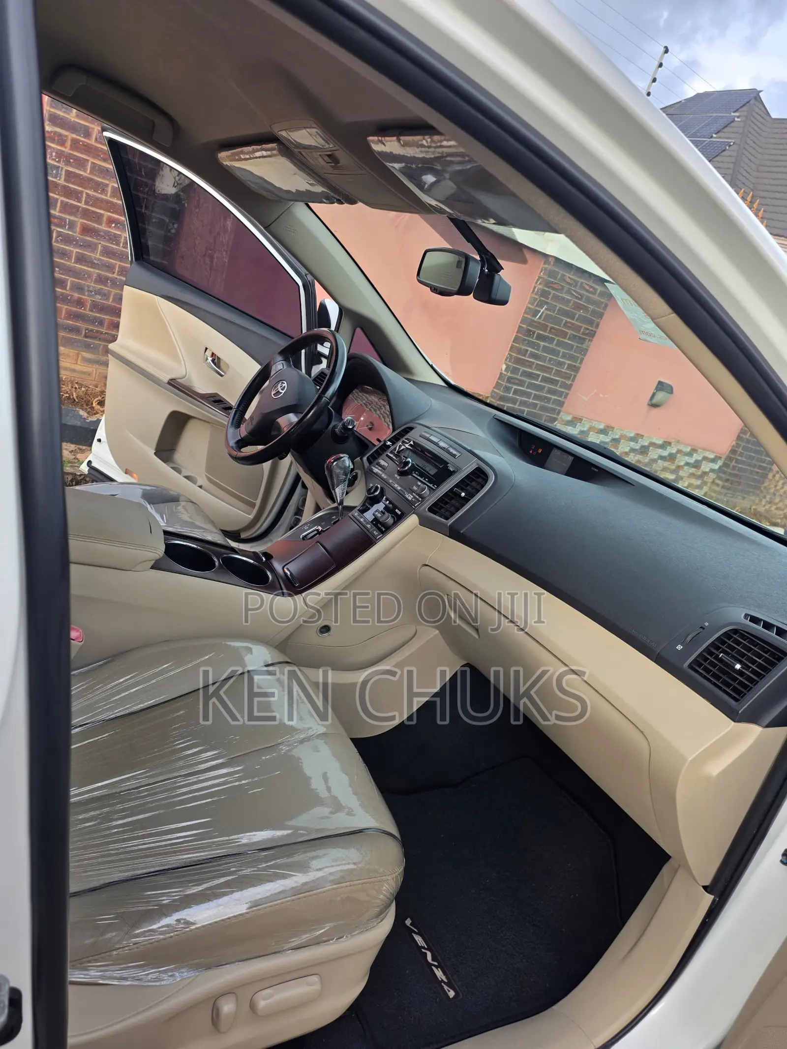 Toyota Venza 2010 White