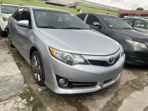 Toyota Camry 2012 Silver