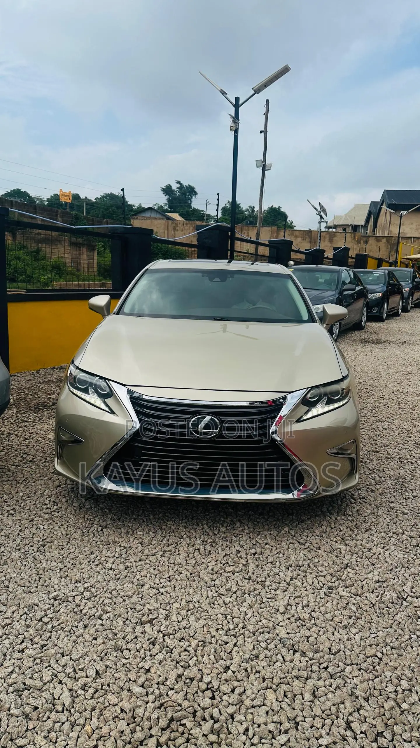 Lexus ES 350 FWD 2017 Gold