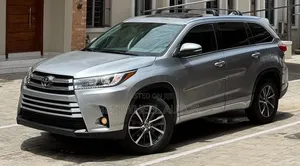Toyota Highlander XLE 4x4 V6 (3.5L 6cyl 8A) 2017 Silver