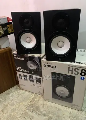 Yamaha Hs8