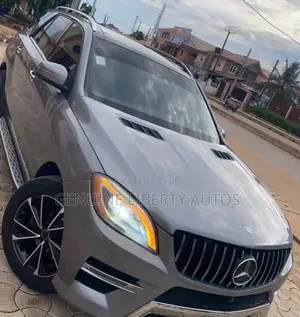 Mercedes-Benz M Class ML350 4MATIC 4dr SUV AWD (3.5L 6cyl 7A) 2014 Gray