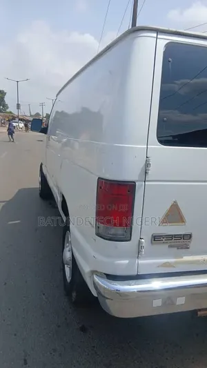 Ford E350 2010 White
