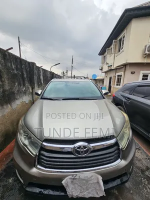 Toyota Highlander 2016 Gold