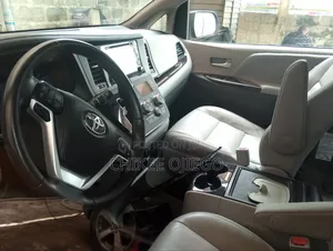 Toyota Sienna 2018 Gray