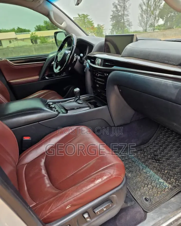 Lexus LX 2018 White