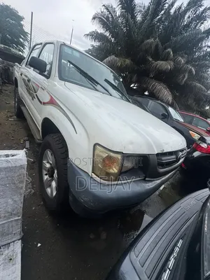 Toyota Hilux 1999 White
