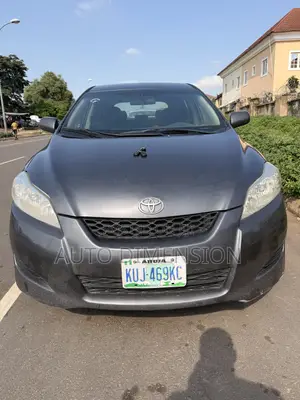 Toyota Matrix Hatchback FWD (1.8L 4cyl 5M) 2009 Gray