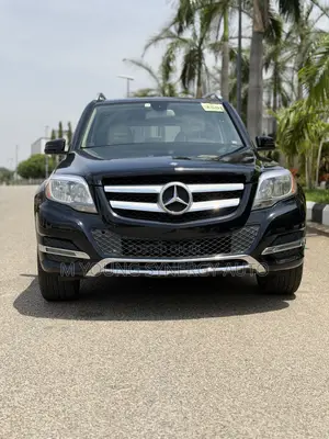 Mercedes-Benz GLK-Class 350 2014 Black