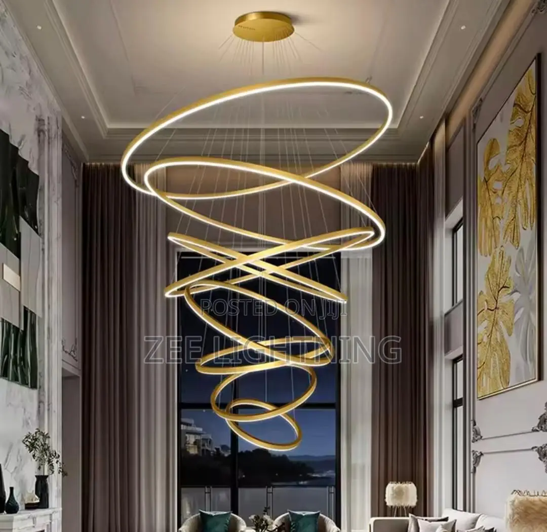 High Roofs and Staircase Chandelier (8rings)
