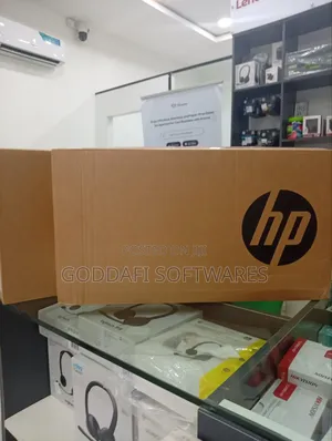 New Laptop HP 4GB Intel SSD 256GB