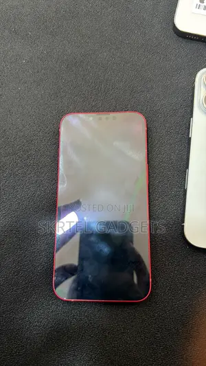 Apple iPhone 13 128 GB Red