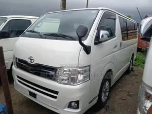 Toyota HiAce 2013 White