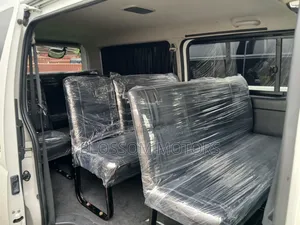 Toyota HiAce 2013 White