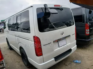 Toyota HiAce 2012 White