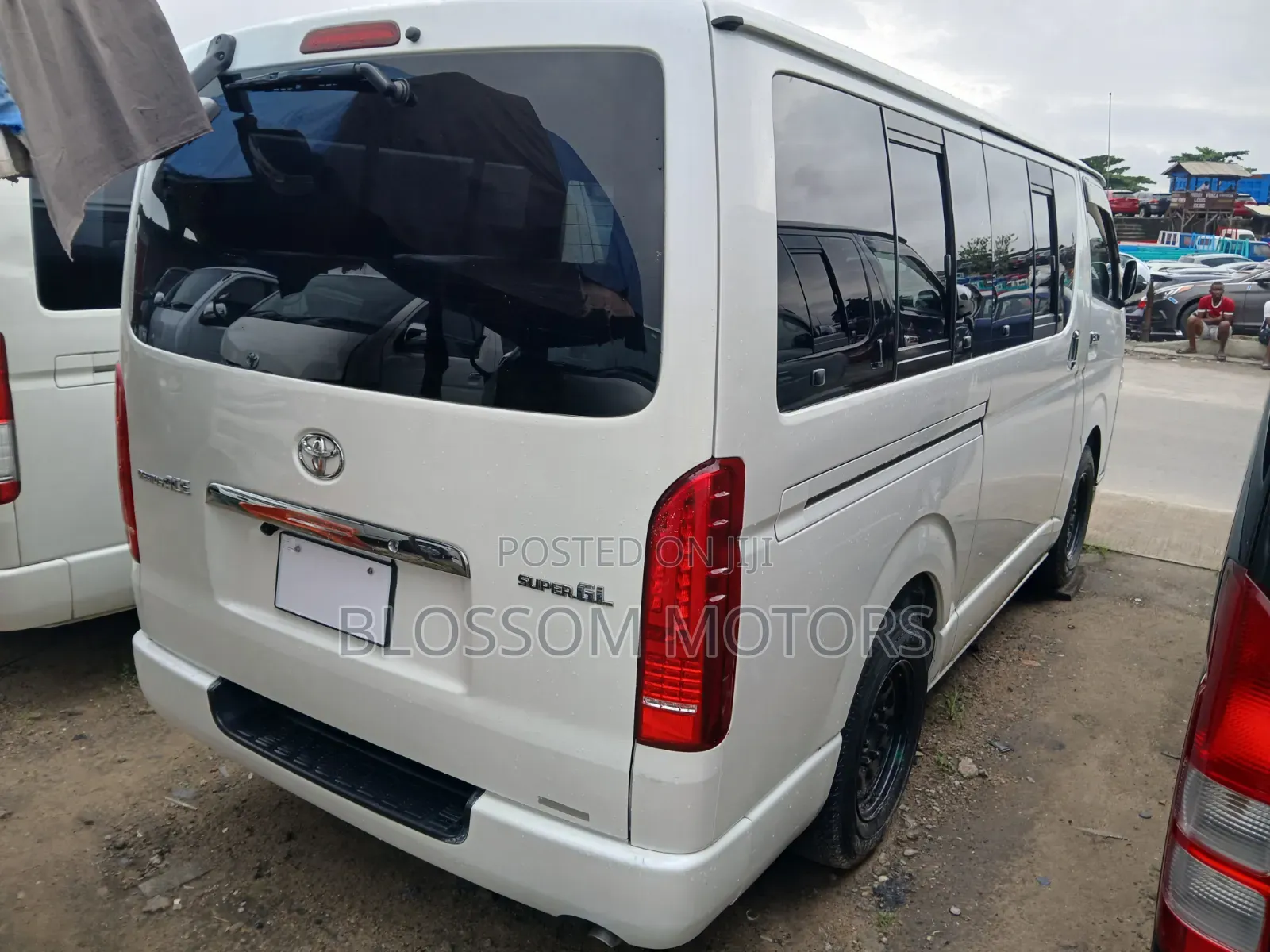 Toyota HiAce 2012 White