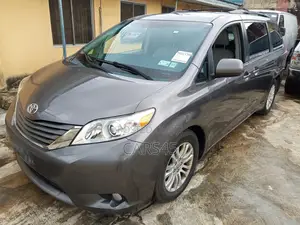 Toyota Sienna 2011 Gray