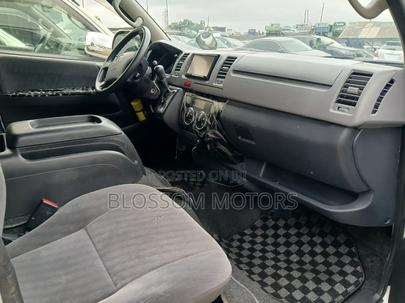 Toyota HiAce 2012 White