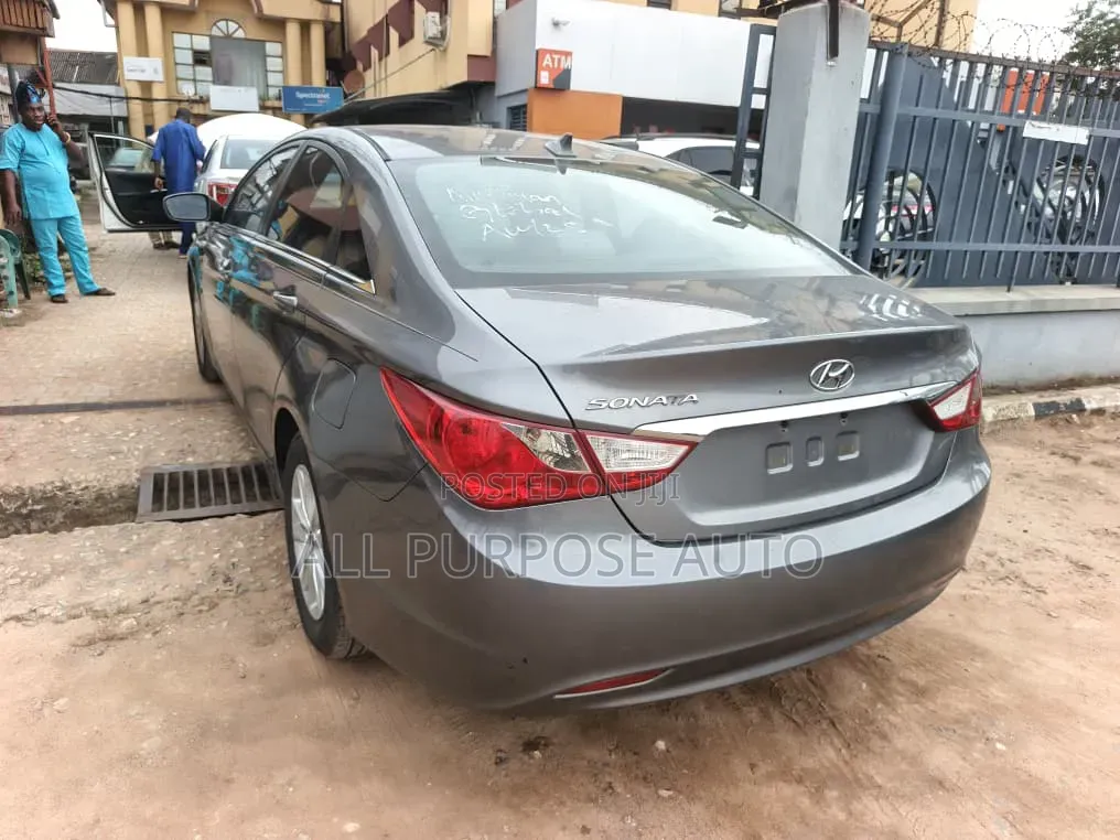 Hyundai Sonata 2011 Gray