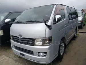 Toyota HiAce 2012 Silver