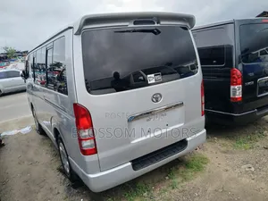Toyota HiAce 2012 Silver