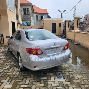 Toyota Corolla 2010 Silver