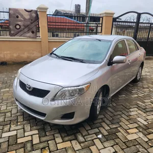 Toyota Corolla 2010 Silver