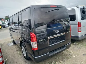 Toyota HiAce 2013 Black