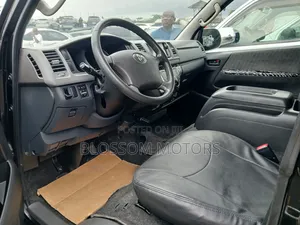 Toyota HiAce 2013 Black
