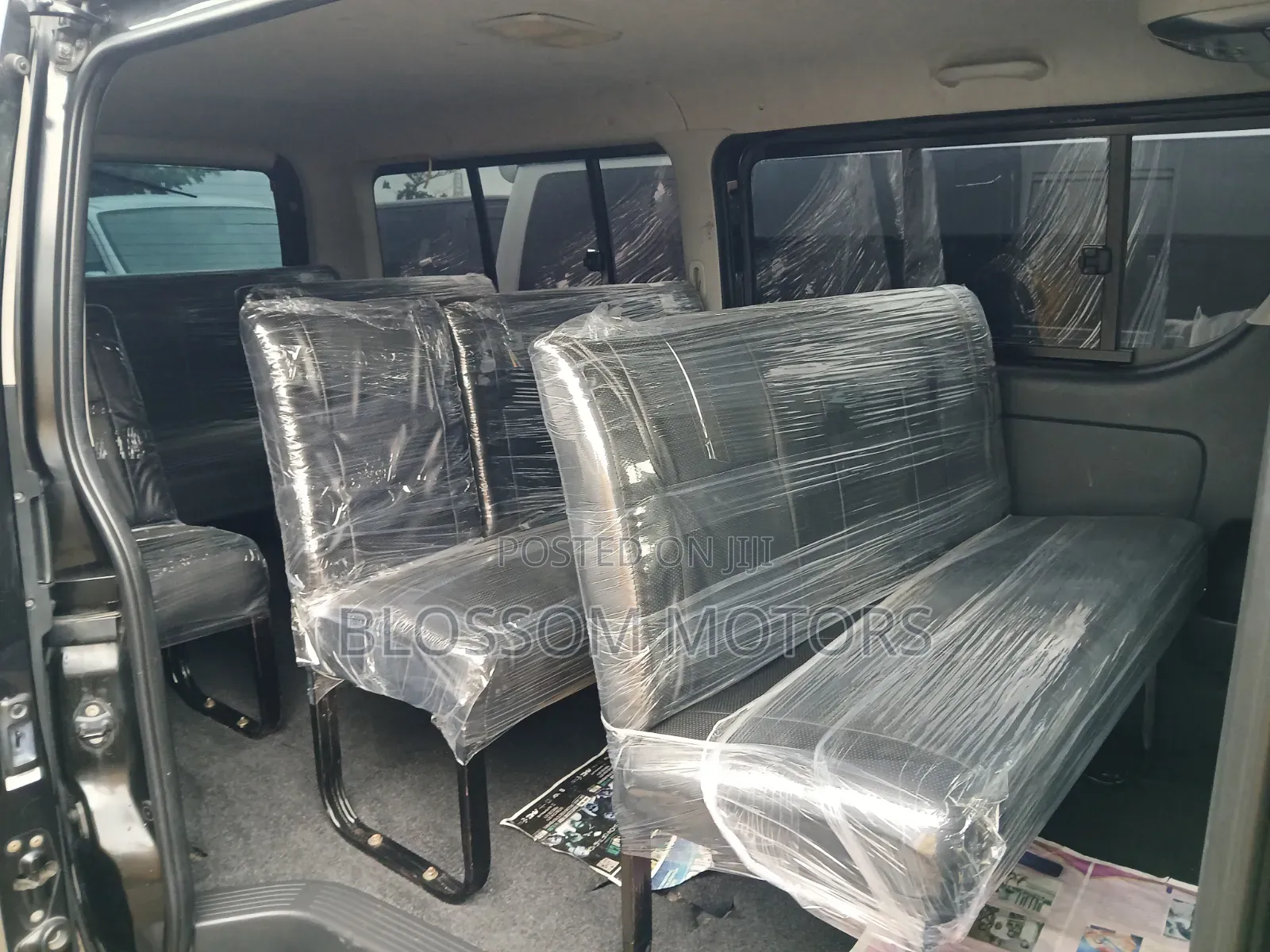 Toyota HiAce 2013 Black