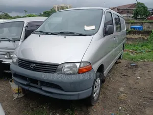 Toyota HiAce 2004 Silver