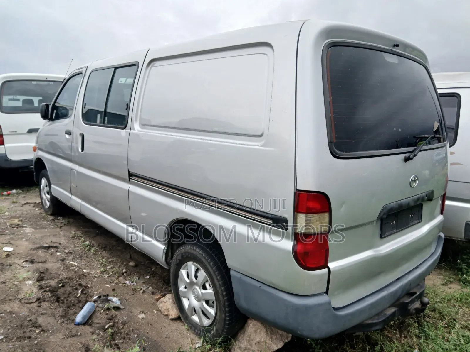 Toyota HiAce 2004 Silver