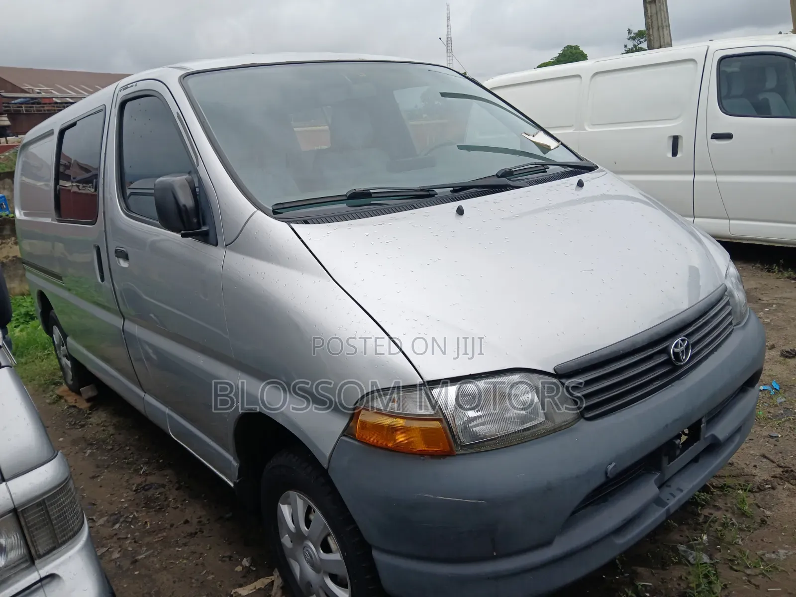 Toyota HiAce 2004 Silver