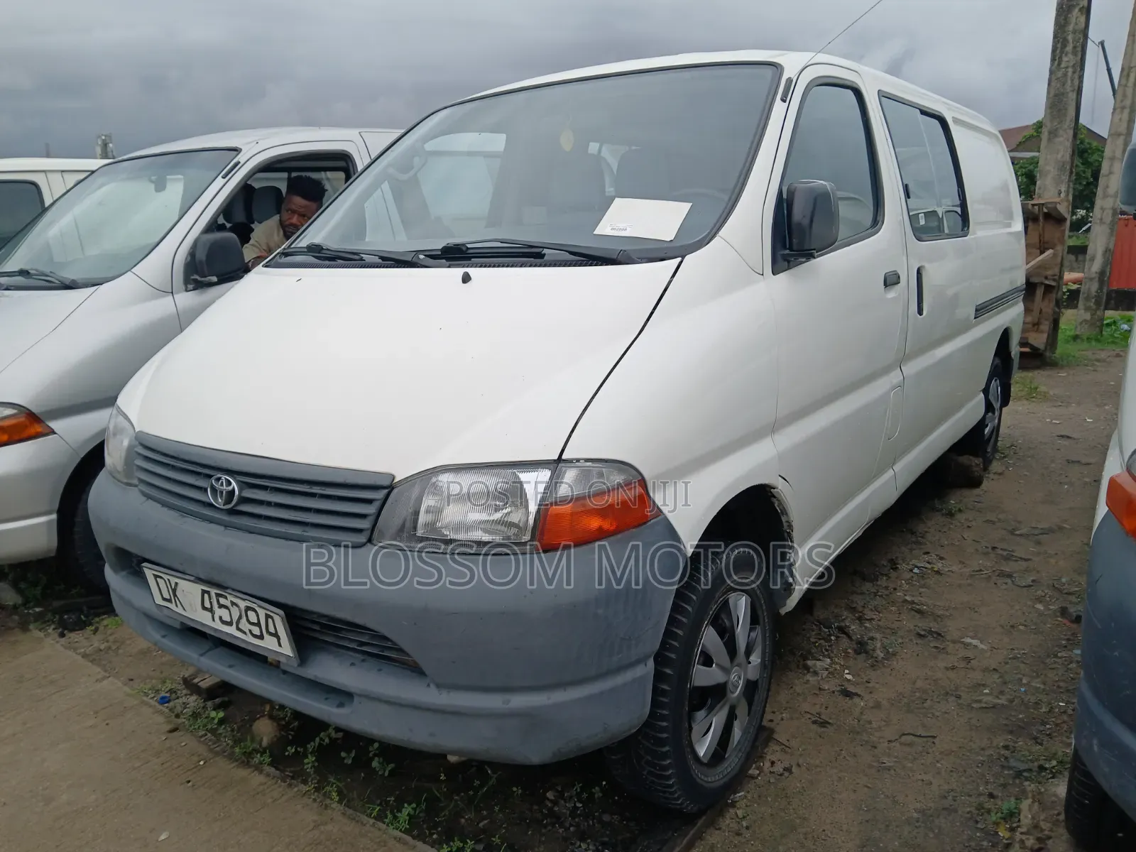 Toyota HiAce 2004 White