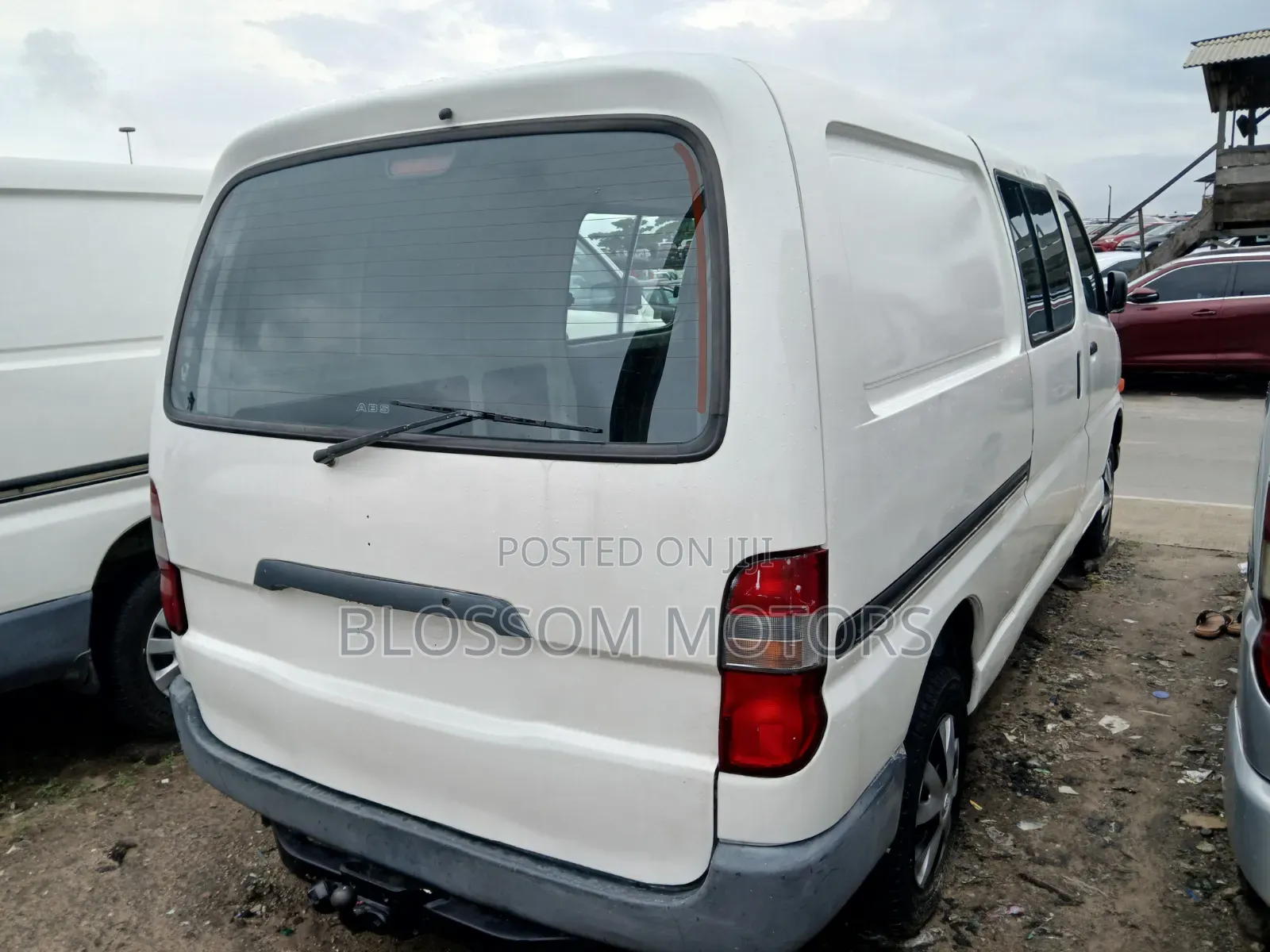 Toyota HiAce 2004 White