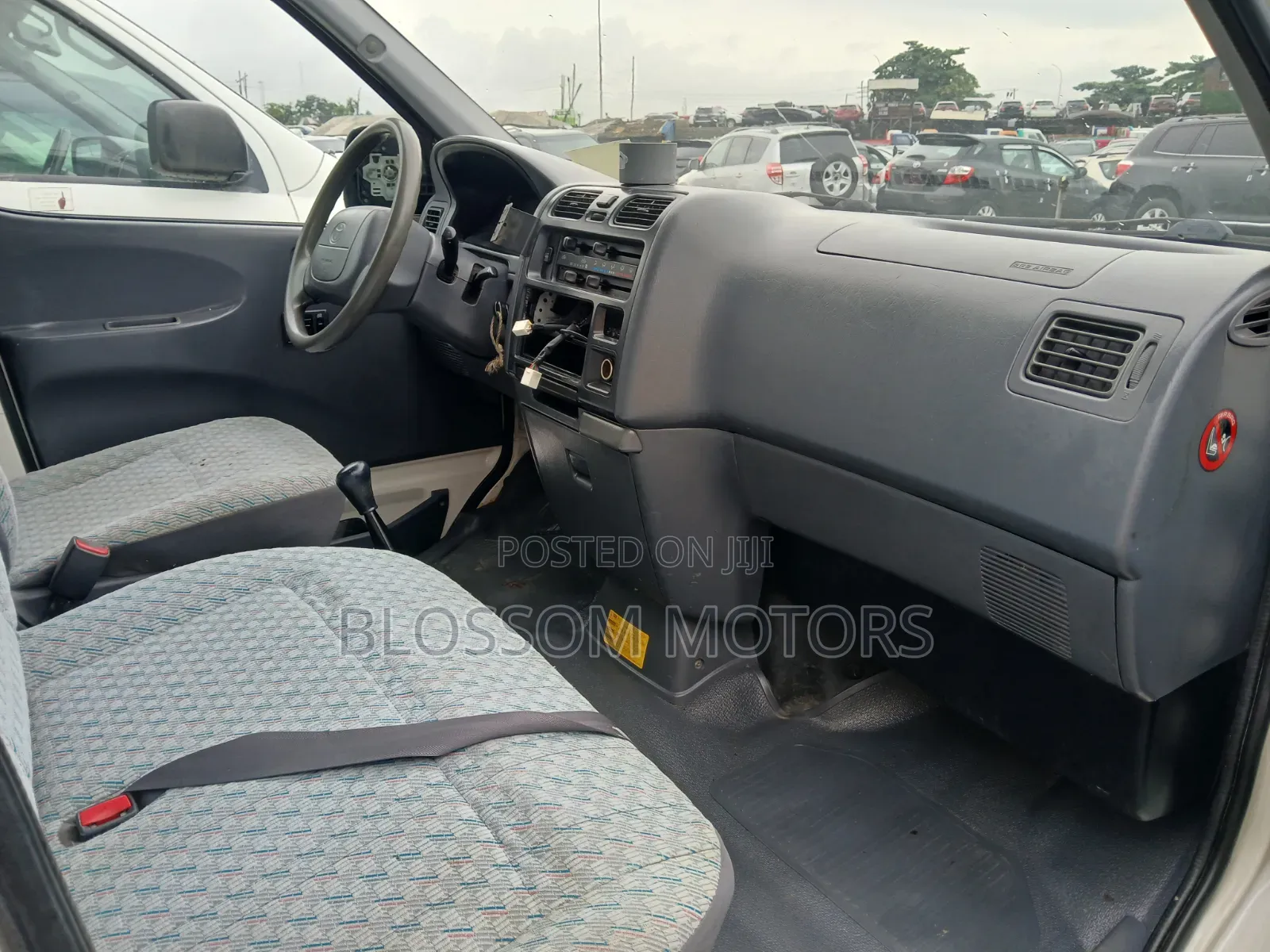 Toyota HiAce 2004 White